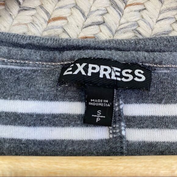 Express gray stripe fitted thermal top small - Picture 5 of 6